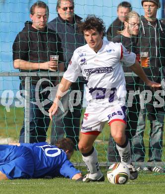 Fussball Regionalliga. SAK gegen BW Linz. Marko Kriznik, (SAK), Nikolov Svetozar Stoyanov (Linz). Klagenfurt, 3.10.2010.
Foto: Kuess
---
pressefotos, pressefotografie, kuess, qs, qspictures, sport, bild, bilder, bilddatenbank