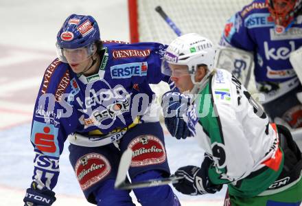 EBEL. Eishockey Bundesliga. EC Pasut VSV gegen Olimpija Ljubljana (Laibach). Mario Altmann,  (VSV), Sami Ryhanen (Ljubljana). Villach, am 8.10.2010.
Foto: Kuess 


---
pressefotos, pressefotografie, kuess, qs, qspictures, sport, bild, bilder, bilddatenbank