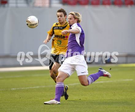 Fussball. SK Austria Klagenfurt gegen USV Allerheiligen. Isopp Johannes (Klagenfurt), Dorn Rafael (Allerheiligend). Klagenfurt, 9.10.2010.
Foto: Kuess
---
pressefotos, pressefotografie, kuess, qs, qspictures, sport, bild, bilder, bilddatenbank