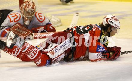 EBEL. Eishockey Bundesliga. KAC gegen HK Acroni Jesenice. Raphael Herburger,  (KAC),  Jaako Suomalainen (Jesenice). Klagenfurt, am 10.10.2010.
Foto: Kuess 

---
pressefotos, pressefotografie, kuess, qs, qspictures, sport, bild, bilder, bilddatenbank