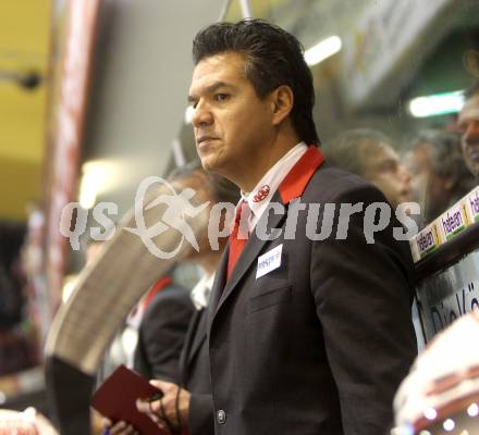 EBEL. Eishockey Bundesliga. KAC gegen HK Acroni Jesenice. Trainer Manny Viveiros (KAC). Klagenfurt, am 10.10.2010.
Foto: Kuess 

---
pressefotos, pressefotografie, kuess, qs, qspictures, sport, bild, bilder, bilddatenbank