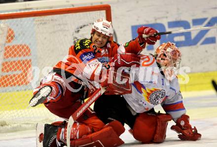 EBEL. Eishockey Bundesliga. KAC gegen HK Acroni Jesenice. Mike Craig,  (KAC), Jaako Suomalainen (Jesenice. Klagenfurt, am 10.10.2010.
Foto: Kuess 

---
pressefotos, pressefotografie, kuess, qs, qspictures, sport, bild, bilder, bilddatenbank