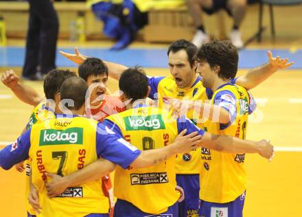 Volleyball. Aich/Dob gegen ACH Bled. Jubel (Aich). Prevalje, 9.10.2010.
Foto: Kuess
---
pressefotos, pressefotografie, kuess, qs, qspictures, sport, bild, bilder, bilddatenbank