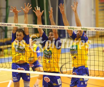 Volleyball. Aich/Dob gegen ACH Bled. Robert Koch, Petar Kirchev, Georgi Valov (Aich). Prevalje, 9.10.2010.
Foto: Kuess
---
pressefotos, pressefotografie, kuess, qs, qspictures, sport, bild, bilder, bilddatenbank