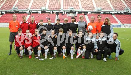 Frauenfussball. OEFB Frauenliga. SK Kelag Kaernten gegen Elitefussball Internat Westfalen. Mannschaftsfoto (Westfalen). Klagenfurt, am 2.10.2010.
Foto: Kuess
---
pressefotos, pressefotografie, kuess, qs, qspictures, sport, bild, bilder, bilddatenbank