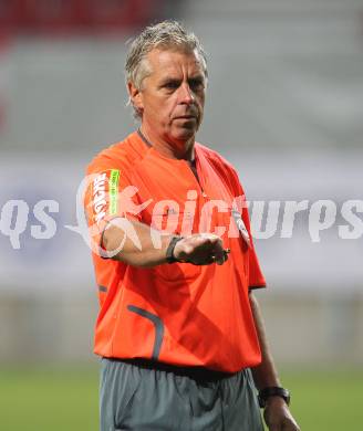 Frauenfussball. OEFB Frauenliga. SK Kelag Kaernten gegen Elitefussball Internat Westfalen. Schiedsrichter Alfred Wieser. Klagenfurt, am 2.10.2010.
Foto: Kuess
---
pressefotos, pressefotografie, kuess, qs, qspictures, sport, bild, bilder, bilddatenbank