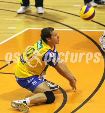 Volleyball. Aich/Dob gegen ACH Bled. Nejc Pusnik (Aich). Prevalje, 9.10.2010.
Foto: Kuess
---
pressefotos, pressefotografie, kuess, qs, qspictures, sport, bild, bilder, bilddatenbank