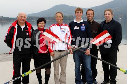 Rudern. Ruder Weltmeisterschaft in Neuseeland. Verabschiedung WM Teilnehmer. Joe Tiger Pachler, Ruth Franziska Feistritzer, Michaela Taupe-Traer, Florian Berg, Trainer Kurt Traer, Obmann Hermann Pansi. Klagenfurt, am 13.10.2010.
Foto: Kuess
---
pressefotos, pressefotografie, kuess, qs, qspictures, sport, bild, bilder, bilddatenbank