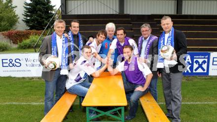 Fussball Regionalliga. Vorschaufoto Klagenfurter Derby SAK gegen SK Austria Klagenfurt. Marko Wieser, Igor Ogris, Marijan Kropiunik, Alois Jagodic, Christian Prawda, Josef Seppi Loibnegger, Franz Wieser, Christian Dlopst, Alexander Schenk. Klagenfurt, am 13.10.2010.
Foto: Kuess
---
pressefotos, pressefotografie, kuess, qs, qspictures, sport, bild, bilder, bilddatenbank