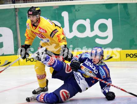 EBEL. Eishockey Bundesliga. EC Pasut VSV gegen EV Vienna Capitals.  Michael Raffl, (VSV), Martin Oraze (Vienna). Villach, am 15.10.2010.
Foto: Kuess 


---
pressefotos, pressefotografie, kuess, qs, qspictures, sport, bild, bilder, bilddatenbank