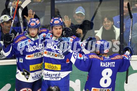 EBEL. Eishockey Bundesliga. EC Pasut VSV gegen EV Vienna Capitals.  Torjubel Michael Raffl Jonathan Ferland, Roland Kaspitz (VSV). Villach, am 15.10.2010.
Foto: Kuess 


---
pressefotos, pressefotografie, kuess, qs, qspictures, sport, bild, bilder, bilddatenbank