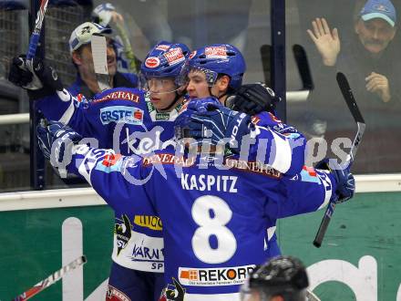 EBEL. Eishockey Bundesliga. EC Pasut VSV gegen EV Vienna Capitals.  Torjubel Michael Raffl Jonathan Ferland, Roland Kaspitz (VSV). Villach, am 15.10.2010.
Foto: Kuess 


---
pressefotos, pressefotografie, kuess, qs, qspictures, sport, bild, bilder, bilddatenbank