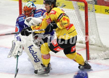 EBEL. Eishockey Bundesliga. EC Pasut VSV gegen EV Vienna Capitals.  Gert Prohaska (VSV), RODMAN Marcel (Vienna). Villach, am 15.10.2010.
Foto: Kuess 


---
pressefotos, pressefotografie, kuess, qs, qspictures, sport, bild, bilder, bilddatenbank