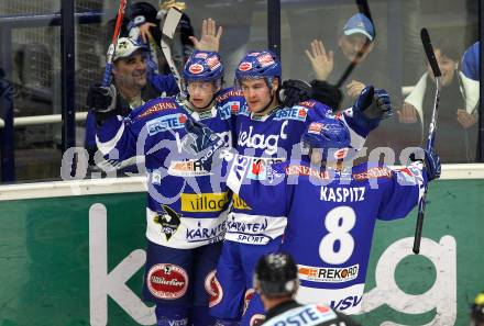 EBEL. Eishockey Bundesliga. EC Pasut VSV gegen EV Vienna Capitals.  Torjubel Michael Raffl Jonathan Ferland, Roland Kaspitz (VSV). Villach, am 15.10.2010.
Foto: Kuess 


---
pressefotos, pressefotografie, kuess, qs, qspictures, sport, bild, bilder, bilddatenbank