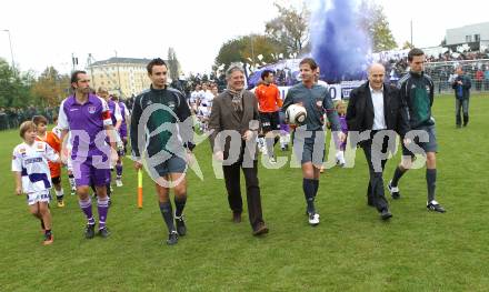 Fussball Regionalliga. SAK gegen SK Austria Klagenfurt. Christian Prawda (Austria), Peter Kaiser, Valentin Inzko, Schiedsrichterteam. Klagenfurt, am 16.10.2010.
Foto: Kuess
---
pressefotos, pressefotografie, kuess, qs, qspictures, sport, bild, bilder, bilddatenbank