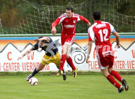 Fussball Unterliga West. SV Wernberg gegen ATUS Noetsch. Troyer Josef (Wernberg), Janschitz Johannes (Noetsch). Wernberg, 17.10.2010.
Foto: Kuess
---
pressefotos, pressefotografie, kuess, qs, qspictures, sport, bild, bilder, bilddatenbank