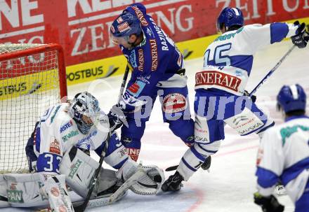 EBEL. Eishockey Bundesliga. EC Pasut VSV gegen KHL Medvescak Zagreb. Tomaz Razingar, (VSV), KRISTAN Robert, SERTICH Andy (Zagreb). Villach, am 17.10.2010.
Foto: Kuess 


---
pressefotos, pressefotografie, kuess, qs, qspictures, sport, bild, bilder, bilddatenbank