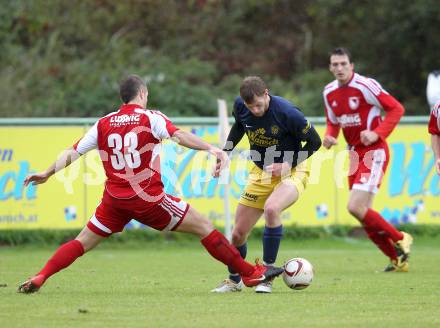 Fussball Unterliga West. SV Wernberg gegen ATUS Noetsch. Aichholzer Daniel (Wernberg), Pavlovic Sandi (Noetsch). Wernberg, 17.10.2010.
Foto: Kuess
---
pressefotos, pressefotografie, kuess, qs, qspictures, sport, bild, bilder, bilddatenbank