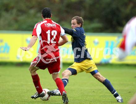 Fussball Unterliga West. SV Wernberg gegen ATUS Noetsch. Oswald Daniel (Wernberg), Jost Vasco  (Noetsch). Wernberg, 17.10.2010.
Foto: Kuess
---
pressefotos, pressefotografie, kuess, qs, qspictures, sport, bild, bilder, bilddatenbank