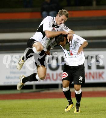 Fussball. Erste Liga. RZ Pellets WAC/St. Andrae gegen SV Scholz Groedig . Torjubel Sollbauer Michael, Sahanek Marco (WAC). Wolfsberg, 15.10.2010. 
Foto: Kuess

---
pressefotos, pressefotografie, kuess, qs, qspictures, sport, bild, bilder, bilddatenbank