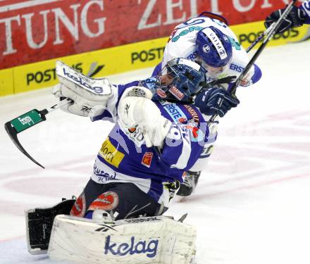 EBEL. Eishockey Bundesliga. EC Pasut VSV gegen KHL Medvescak Zagreb.  Bernhard Starkbaum, (VSV), FILEWICH Jonathan (Zagreb). Villach, am 17.10.2010.
Foto: Kuess 


---
pressefotos, pressefotografie, kuess, qs, qspictures, sport, bild, bilder, bilddatenbank