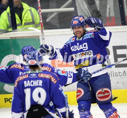 EBEL. Eishockey Bundesliga. EC Pasut VSV gegen KHL Medvescak Zagreb. Torjubel Kevin Mitchell (VSV). Villach, am 17.10.2010.
Foto: Kuess 


---
pressefotos, pressefotografie, kuess, qs, qspictures, sport, bild, bilder, bilddatenbank