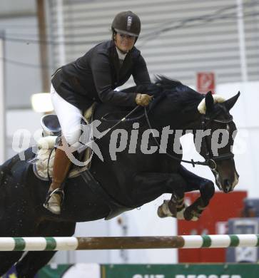 Reiten. Reit- und Springturnier. Fest der Pferde. Birgit Peintner. Klagenfurt, am 16.10.2010.
Foto: Nadja Kuess
---
pressefotos, pressefotografie, kuess, qs, qspictures, sport, bild, bilder, bilddatenbank