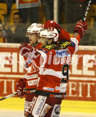 EBEL. Eishockey Bundesliga. KAC gegen EHC LIWEST Linz. Torjubel Markus Pirmann, SPURGEON Tyler (KAC), (Linz). Klagenfurt, am 22.10.2010.
Foto: Nadja Kuess
---
pressefotos, pressefotografie, kuess, qs, qspictures, sport, bild, bilder, bilddatenbank