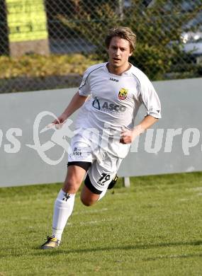 Fussball. Kaerntner Liga. ATSV Wolfsberg gegen VSV. Torjubel Rader Wolfgang (Wolfsberg). Wolfsberg, 23.10.2010.
Foto: Kuess 
---
pressefotos, pressefotografie, kuess, qs, qspictures, sport, bild, bilder, bilddatenbank