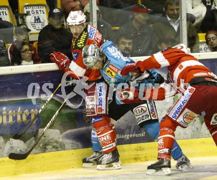 EBEL. Eishockey Bundesliga. KAC gegen EHC LIWEST Linz. SCHULLER David, HAGER Gregor (KAC), REISINGER Andreas (Linz). Klagenfurt, am 22.10.2010.
Foto: Nadja Kuess
---
pressefotos, pressefotografie, kuess, qs, qspictures, sport, bild, bilder, bilddatenbank