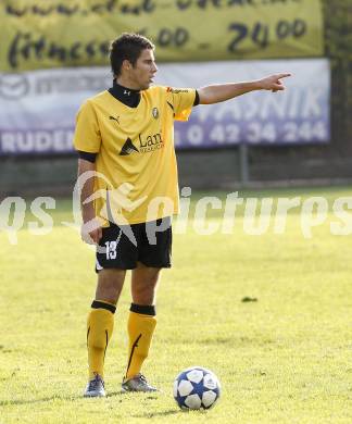 Fussball. Kaerntner Liga. ATSV Wolfsberg gegen VSV. Ebner Sandro (VSV). Wolfsberg, 23.10.2010.
Foto: Kuess 
---
pressefotos, pressefotografie, kuess, qs, qspictures, sport, bild, bilder, bilddatenbank