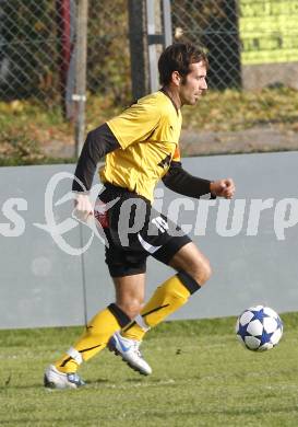 Fussball. Kaerntner Liga. ATSV Wolfsberg gegen VSV. Ramusch Mario (VSV). Wolfsberg, 23.10.2010.
Foto: Kuess 
---
pressefotos, pressefotografie, kuess, qs, qspictures, sport, bild, bilder, bilddatenbank