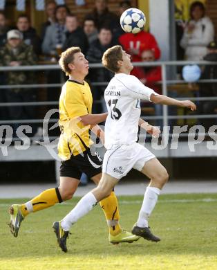 Fussball. Kaerntner Liga. ATSV Wolfsberg gegen VSV. Heine Thomas (Wolfsberg), Wernitznig Christopher (VSV). Wolfsberg, 23.10.2010.
Foto: Kuess 
---
pressefotos, pressefotografie, kuess, qs, qspictures, sport, bild, bilder, bilddatenbank