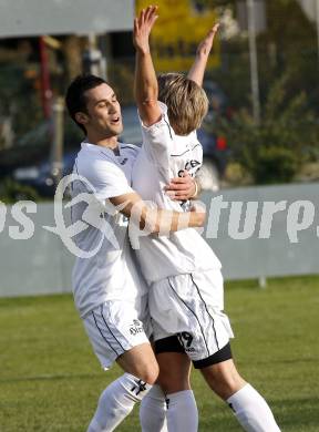 Fussball. Kaerntner Liga. ATSV Wolfsberg gegen VSV. Torjubel Rader Wolfgang, Curic Denis (Wolfsberg). Wolfsberg, 23.10.2010.
Foto: Kuess 
---
pressefotos, pressefotografie, kuess, qs, qspictures, sport, bild, bilder, bilddatenbank