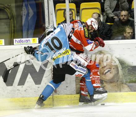 EBEL. Eishockey Bundesliga. KAC gegen EHC LIWEST Linz. CRAIG Michael Mike (KAC), CASHMAN Reid (Linz). Klagenfurt, am 22.10.2010.
Foto: Nadja Kuess
---
pressefotos, pressefotografie, kuess, qs, qspictures, sport, bild, bilder, bilddatenbank