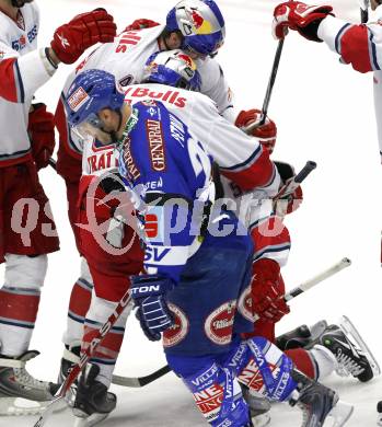 EBEL. Eishockey Bundesliga. EC Pasut VSV gegen EC Red Bull Salzburg.  Petrik Niki (VSV), Torjubel (Salzburg). Villach, am 24.10.2010.
Foto: Nadja Kuess 


---
pressefotos, pressefotografie, kuess, qs, qspictures, sport, bild, bilder, bilddatenbank