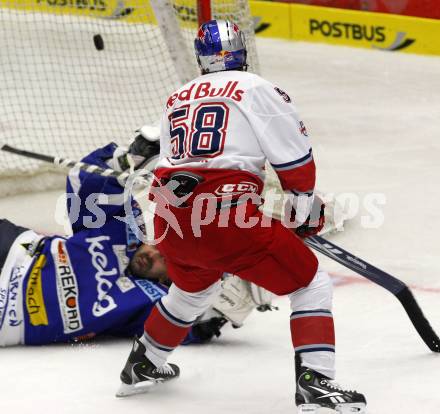 EBEL. Eishockey Bundesliga. EC Pasut VSV gegen EC Red Bull Salzburg.  Prohaska Gert (VSV), Feichtner Alexander (Salzburg). Villach, am 24.10.2010.
Foto: Nadja Kuess 


---
pressefotos, pressefotografie, kuess, qs, qspictures, sport, bild, bilder, bilddatenbank