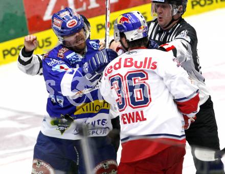 EBEL. Eishockey Bundesliga. EC Pasut VSV gegen EC Red Bull Salzburg.  Mitchell Kevin (VSV), Pewal Marco (Salzburg). Villach, am 24.10.2010.
Foto: Nadja Kuess 

---
pressefotos, pressefotografie, kuess, qs, qspictures, sport, bild, bilder, bilddatenbank