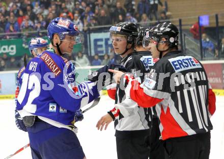 EBEL. Eishockey Bundesliga. VSV gegen KAC. Michael Raffl, Schiedsrichter (VSV). Villach, am 29.10.2010.
Foto: Kuess 

---
pressefotos, pressefotografie, kuess, qs, qspictures, sport, bild, bilder, bilddatenbank