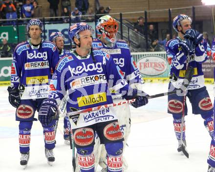 EBEL. Eishockey Bundesliga. VSV gegen KAC. Enttaeuschte VSV Spieler. Villach, am 29.10.2010.
Foto: Kuess 

---
pressefotos, pressefotografie, kuess, qs, qspictures, sport, bild, bilder, bilddatenbank