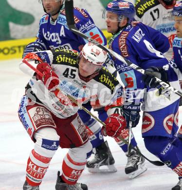 EBEL. Eishockey Bundesliga. VSV gegen KAC. Roland Kaspitz, (VSV), David Schuller (KAC). Villach, am 29.10.2010.
Foto: Kuess 

---
pressefotos, pressefotografie, kuess, qs, qspictures, sport, bild, bilder, bilddatenbank