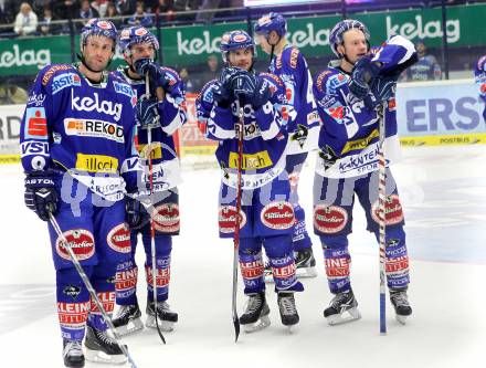 EBEL. Eishockey Bundesliga. VSV gegen KAC. Enttaeuschte VSV Spieler. Villach, am 29.10.2010.
Foto: Kuess 

---
pressefotos, pressefotografie, kuess, qs, qspictures, sport, bild, bilder, bilddatenbank