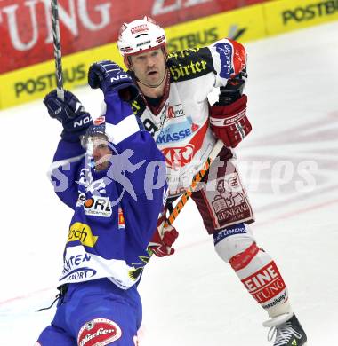 EBEL. Eishockey Bundesliga. VSV gegen KAC. Tomaz Razingar, (VSV), Jeff Shantz (KAC). Villach, am 29.10.2010.
Foto: Kuess 

---
pressefotos, pressefotografie, kuess, qs, qspictures, sport, bild, bilder, bilddatenbank