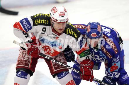 EBEL. Eishockey Bundesliga. VSV gegen KAC. Roland Kaspitz, (VSV), Tyler Spurgeon (KAC). Villach, am 29.10.2010.
Foto: Kuess 

---
pressefotos, pressefotografie, kuess, qs, qspictures, sport, bild, bilder, bilddatenbank