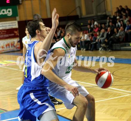 Basketball Bundesliga. Woerthersee Piraten gegen UBSC Graz.  Bernhard Weber, (Piraten),  Milan Stegnjaic (Graz). Klagenfurt, 30.10.2010.
Foto:  Kuess

---
pressefotos, pressefotografie, kuess, qs, qspictures, sport, bild, bilder, bilddatenbank