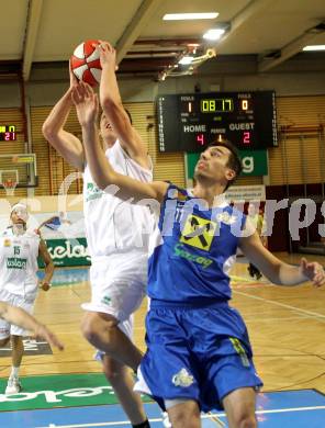 Basketball Bundesliga. Woerthersee Piraten gegen UBSC Graz.   Erik Rhinehart,  (Piraten), Milan Stegnjaic (Graz). Klagenfurt, 30.10.2010.
Foto:  Kuess

---
pressefotos, pressefotografie, kuess, qs, qspictures, sport, bild, bilder, bilddatenbank