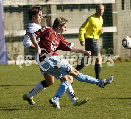 Fussball. Regionalliga. SAK gegen SV Feldkirchen. Triplat Grega (SAK), Winkler Kevin (Feldkirchen). Klagenfurt, 30.10.2010.
Foto: Nadja Kuess 

---
pressefotos, pressefotografie, kuess, qs, qspictures, sport, bild, bilder, bilddatenbank