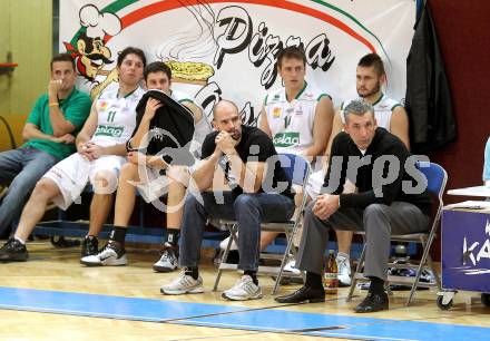 Basketball Bundesliga. Woerthersee Piraten gegen UBSC Graz.  Trainer Joachim Buggelsheim, Emir Osmanovic (Piraten). Klagenfurt, 30.10.2010.
Foto:  Kuess

---
pressefotos, pressefotografie, kuess, qs, qspictures, sport, bild, bilder, bilddatenbank