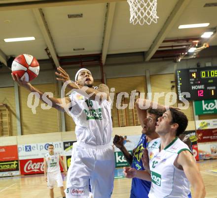 Basketball Bundesliga. Woerthersee Piraten gegen UBSC Graz.  Thomas Kennedy, Erik Rhinehart, (Piraten),  Rainhard Lanegger (Graz). Klagenfurt, 30.10.2010.
Foto:  Kuess

---
pressefotos, pressefotografie, kuess, qs, qspictures, sport, bild, bilder, bilddatenbank