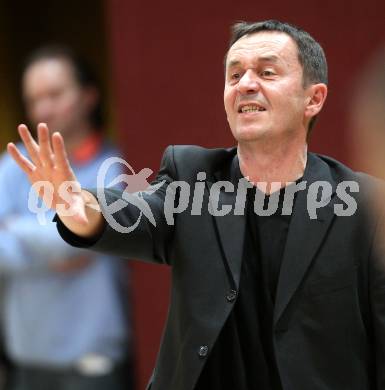 Basketball Bundesliga. Woerthersee Piraten gegen UBSC Graz.   Trainer Pit Stahl  (Graz). Klagenfurt, 30.10.2010.
Foto:  Kuess

---
pressefotos, pressefotografie, kuess, qs, qspictures, sport, bild, bilder, bilddatenbank